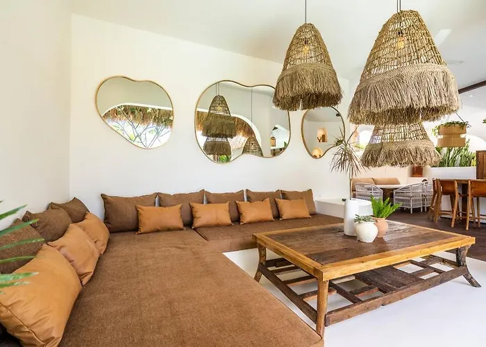 Villa Lilibelle, Balinese 4br With Mezzanine Canggu (Bali)
