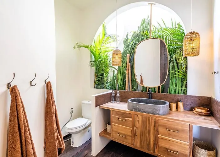 Lilibelle, Balinese 4br With Mezzanine Villa *