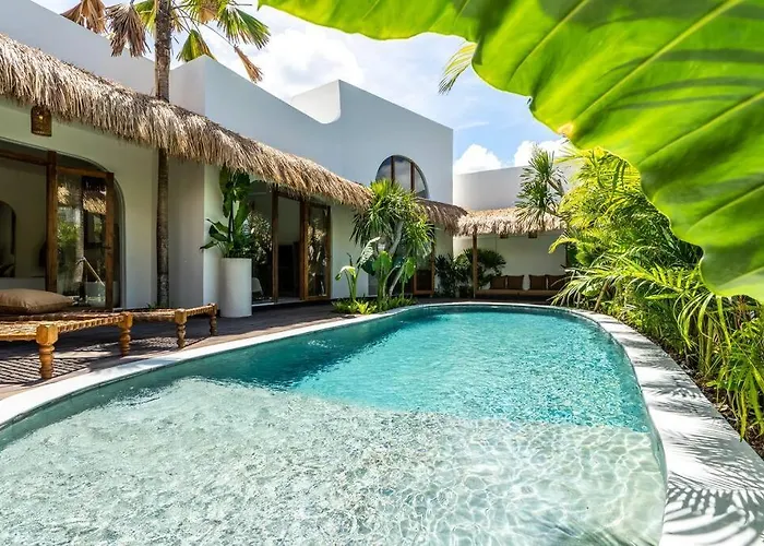 Lilibelle, Balinese 4br With Mezzanine Villa Canggu (Bali)