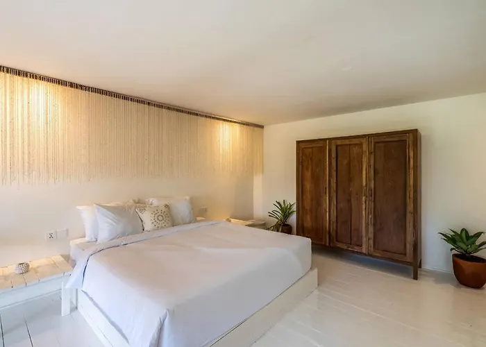 Lilibelle, Balinese 4br With Mezzanine Villa Canggu (Bali)