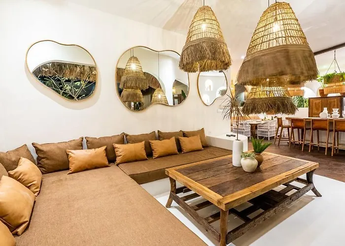 Lilibelle, Balinese 4br With Mezzanine Villa