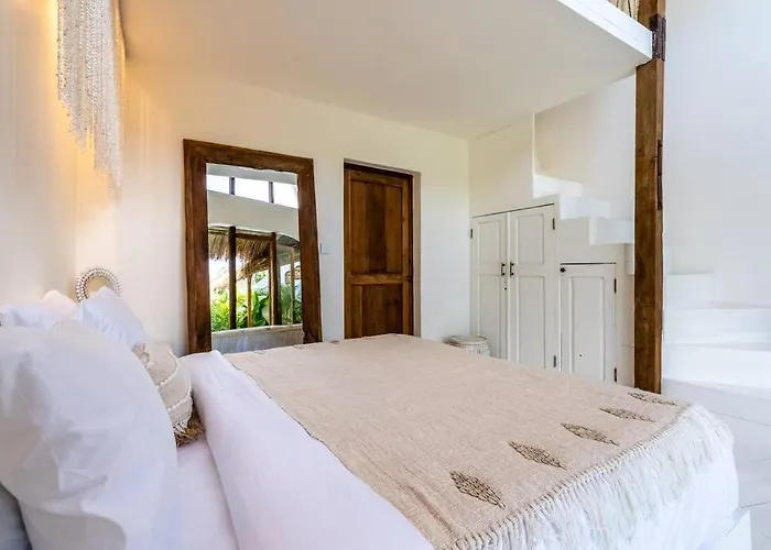 Lilibelle, Balinese 4br With Mezzanine Canggu (Bali)