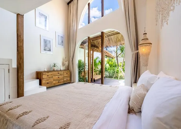 Lilibelle, Balinese 4br With Mezzanine Villa Canggu (Bali)